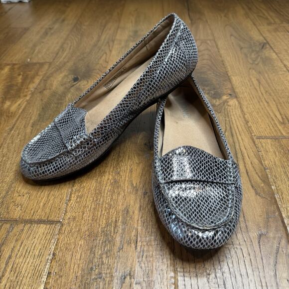 Vionic Shoes - Vionic Larrun Driving Loafer Shoes Women's 9 Silver Leather Snakeskin Embossed